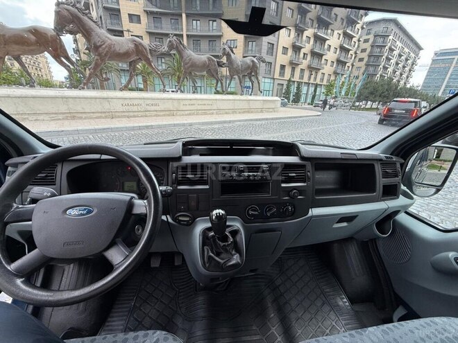 Ford Transit-3