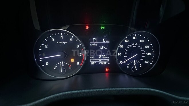 Hyundai Elantra-11
