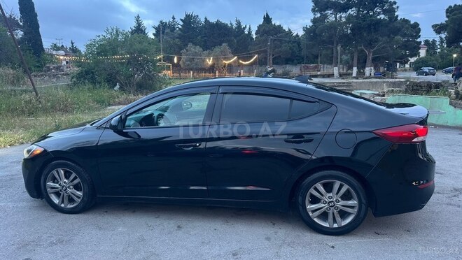 Hyundai Elantra-5