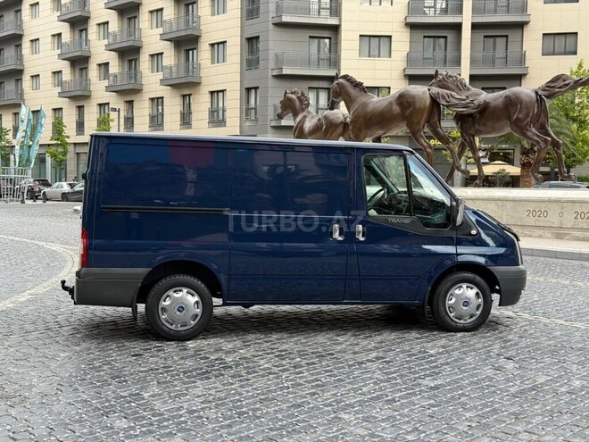 Ford Transit-5