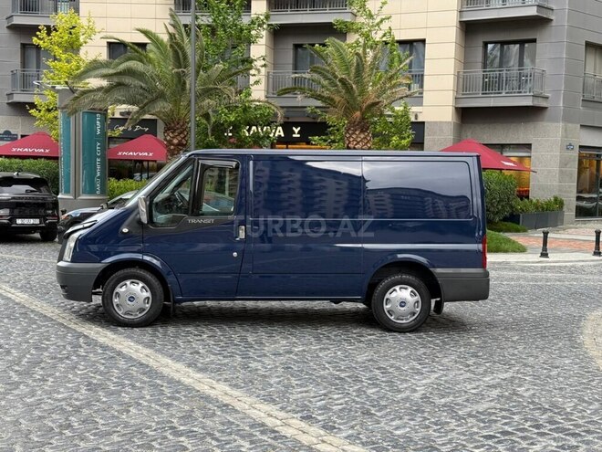 Ford Transit-8
