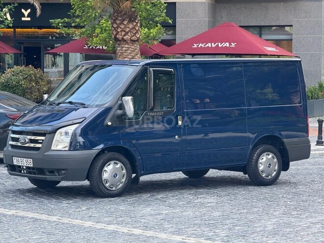 Ford Transit-9