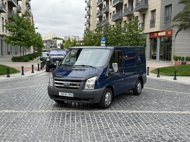 Ford Transit-10