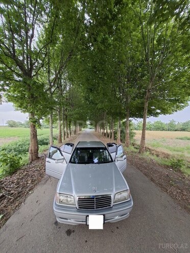 Mercedes C 200-4