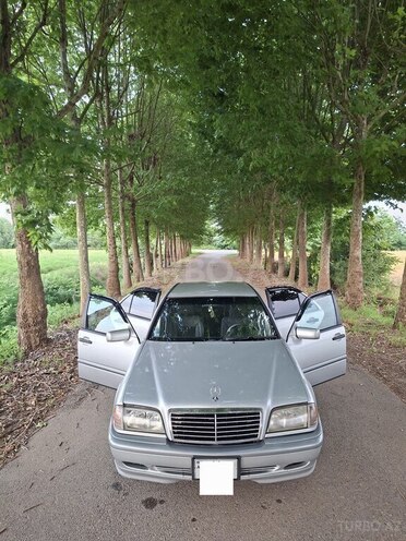 Mercedes C 200-8