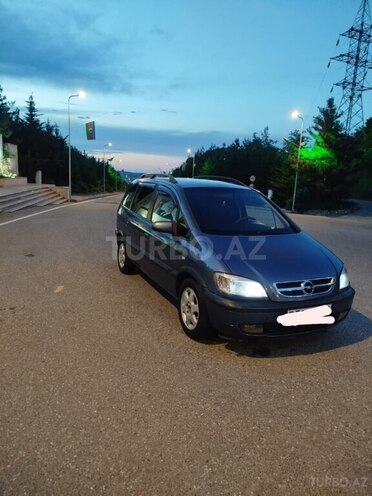 Opel Zafira-2