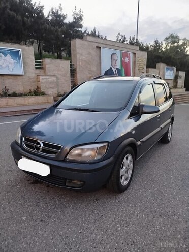 Opel Zafira-5
