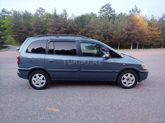 Opel Zafira-14