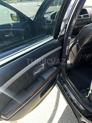 BMW 745-8