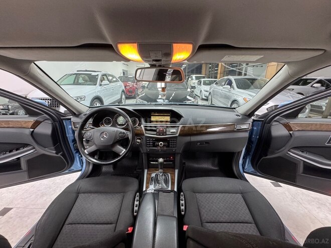 Mercedes E 220-13