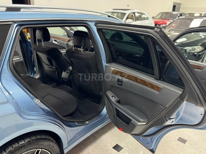 Mercedes E 220-25