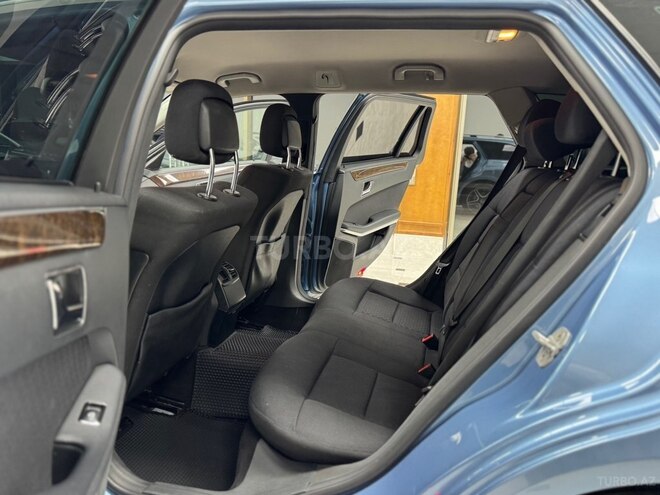 Mercedes E 220-24