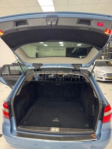 Mercedes E 220-30