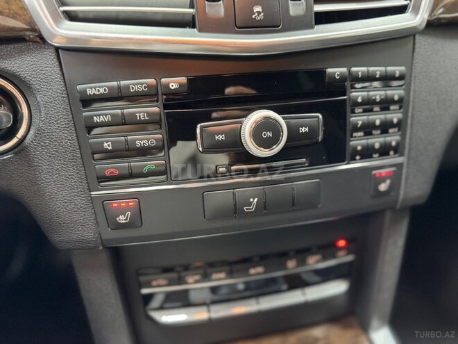 Mercedes E 220-37