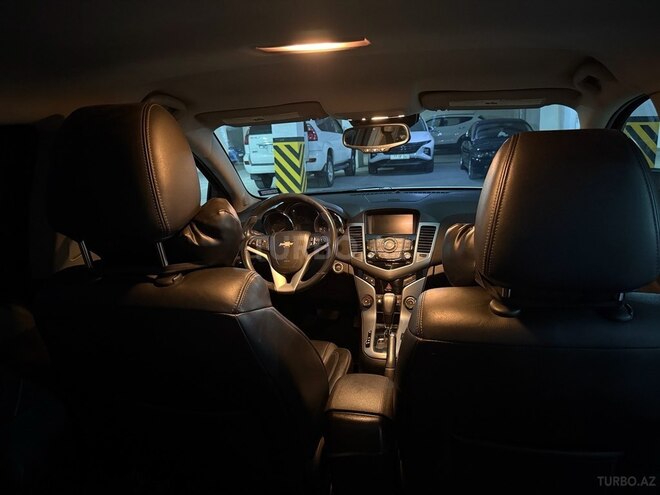 Chevrolet Cruze-11