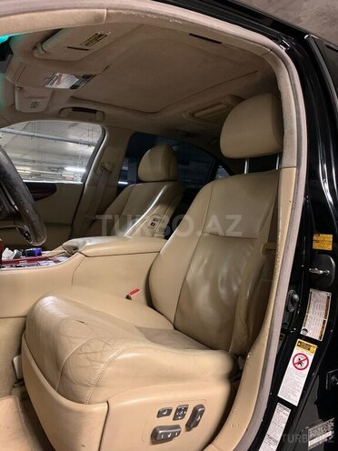 Lexus LS 600h L-21