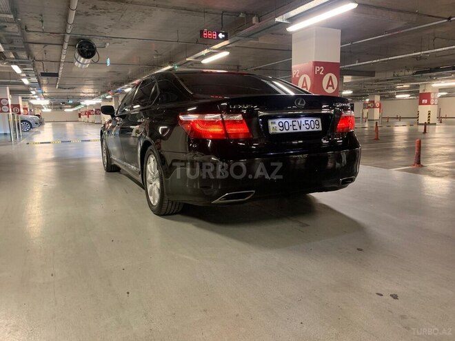 Lexus LS 600h L-6