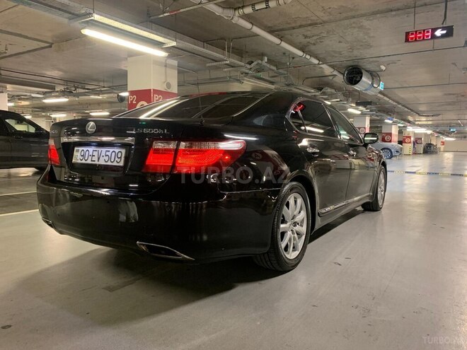 Lexus LS 600h L-2