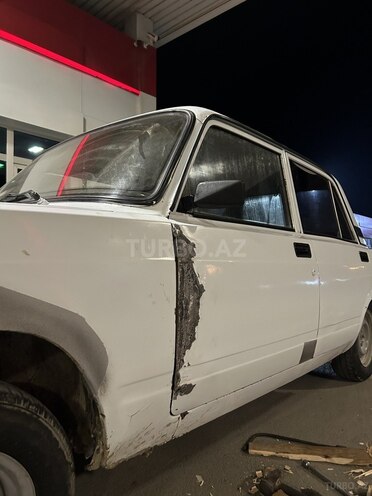 LADA (VAZ) 2107-2