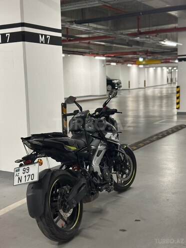 Bajaj Pulsar NS 400-1