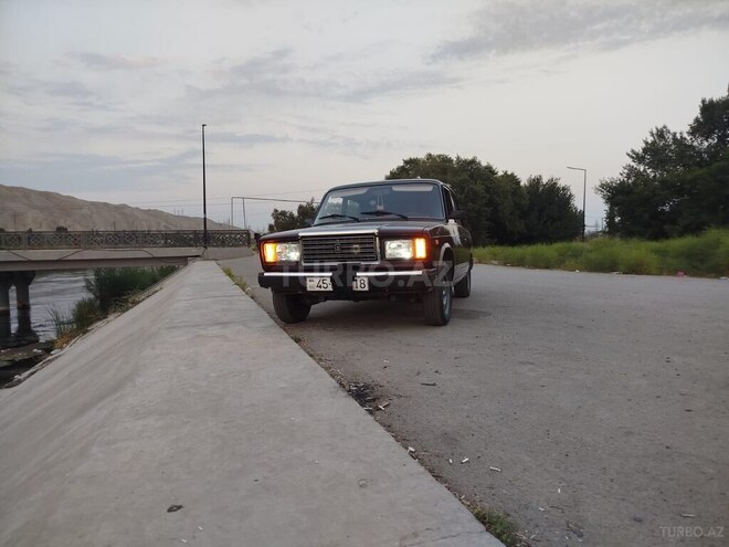 LADA (VAZ) 2107-1