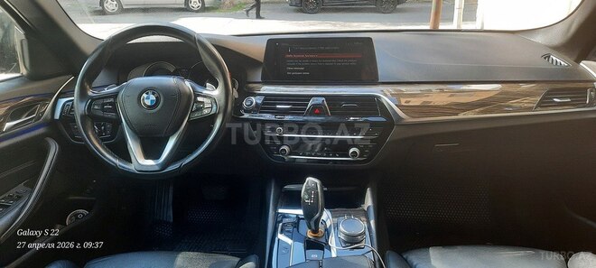 BMW 530e-7