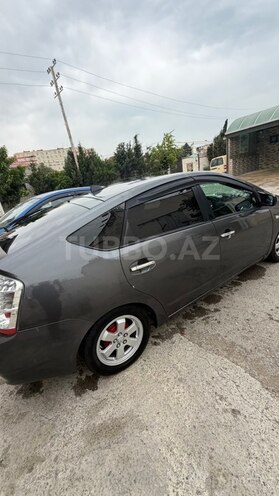 Toyota Prius-5