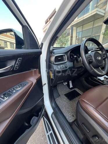 Kia Sorento-8