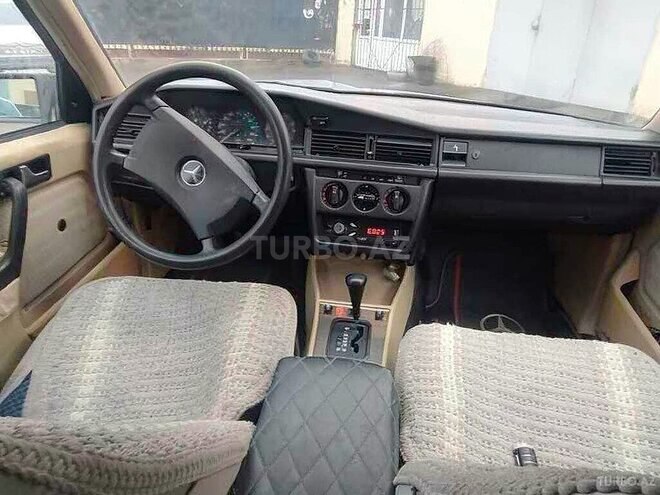 Mercedes 190-14
