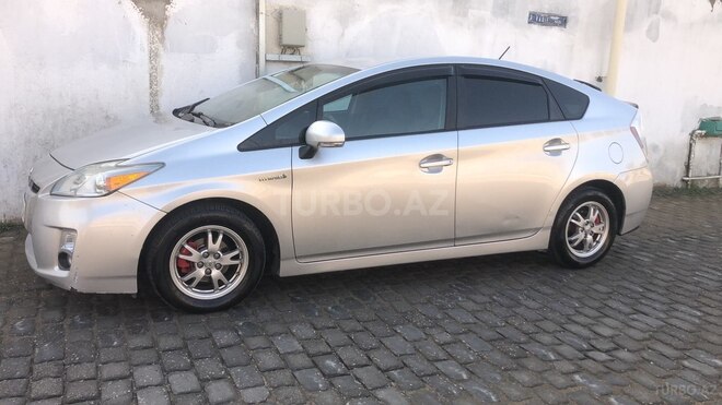 Toyota Prius-2