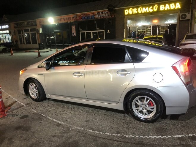 Toyota Prius-6