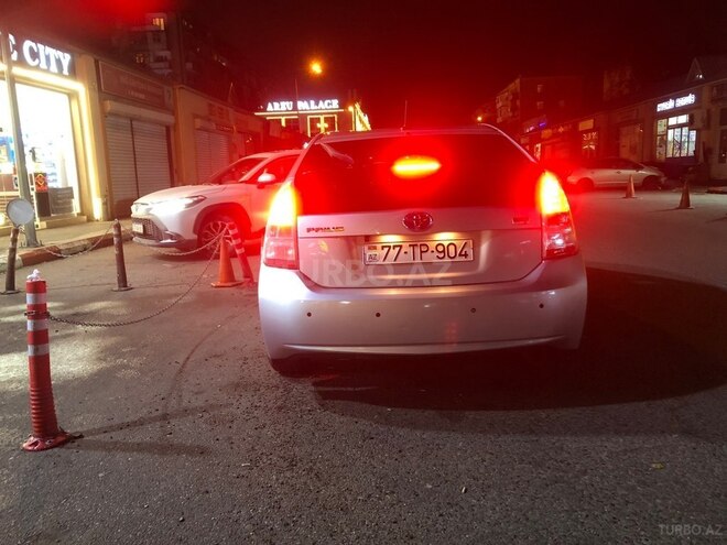 Toyota Prius-8