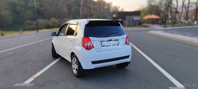 Chevrolet Aveo-5