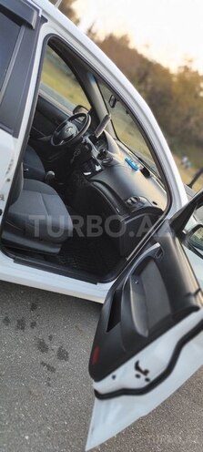 Chevrolet Aveo-12