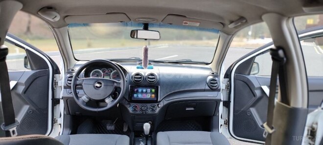 Chevrolet Aveo-8