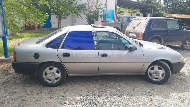 Opel Vectra-3