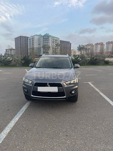 Mitsubishi Outlander-1