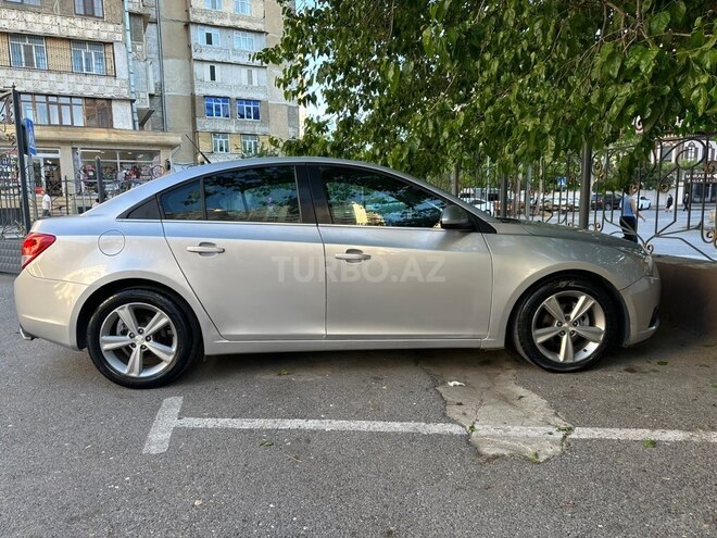 Chevrolet Cruze-12