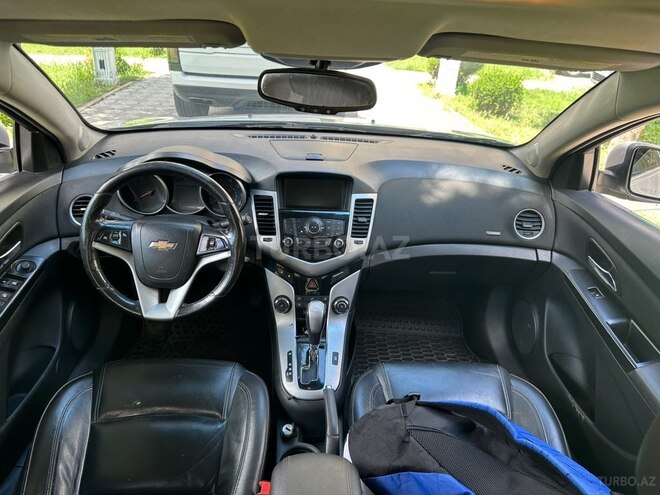 Chevrolet Cruze-13