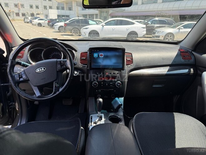 Kia Sorento-8