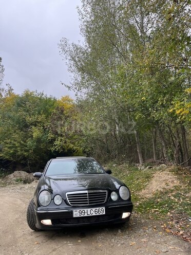 Mercedes E 220-2