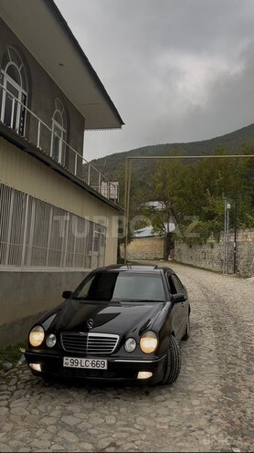 Mercedes E 220-4
