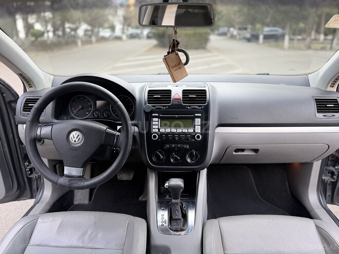 Volkswagen Jetta-2