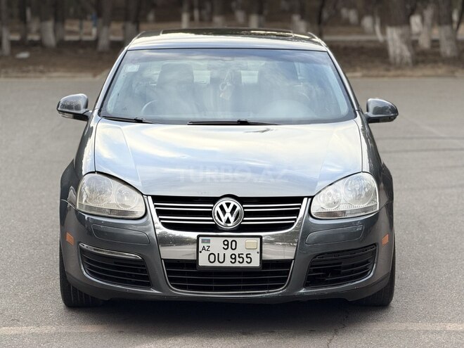 Volkswagen Jetta-1