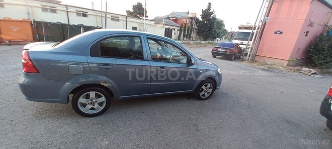 Chevrolet Aveo-12