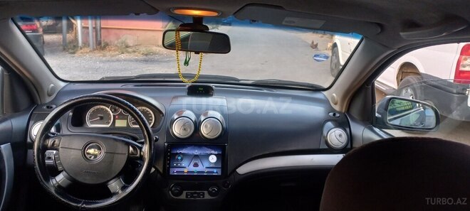 Chevrolet Aveo-11