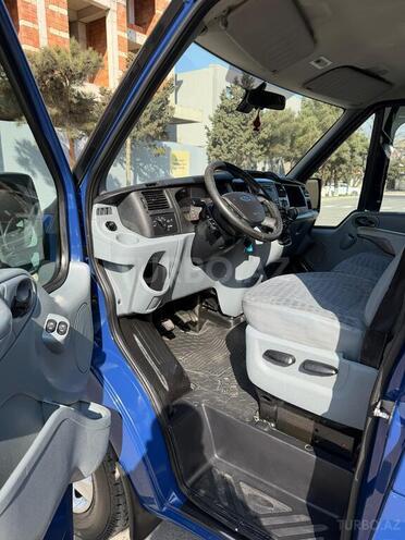 Ford Transit-10