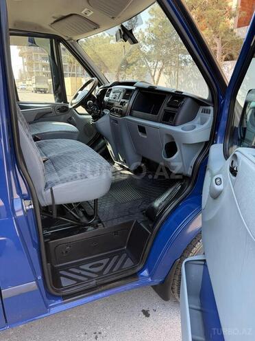 Ford Transit-4