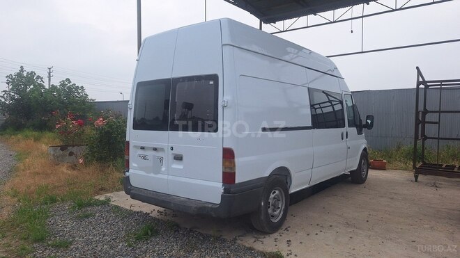 Ford Transit-5