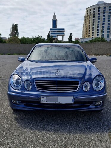 Mercedes E 220-1